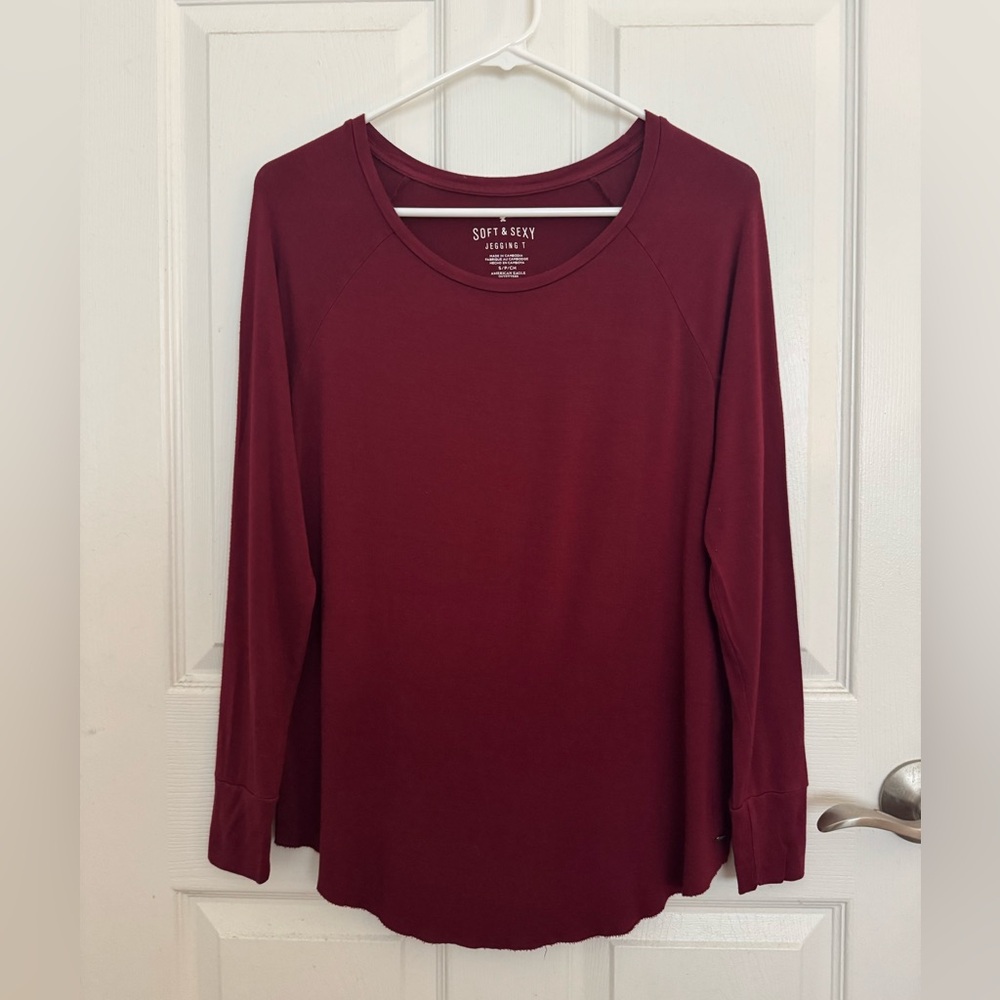 American Eagle Long Sleeve Jegging T